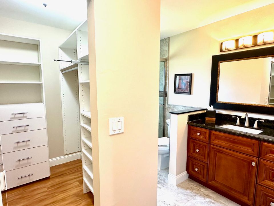 For Sale: $299,900 (2 beds, 2 baths, 1400 Square Feet)