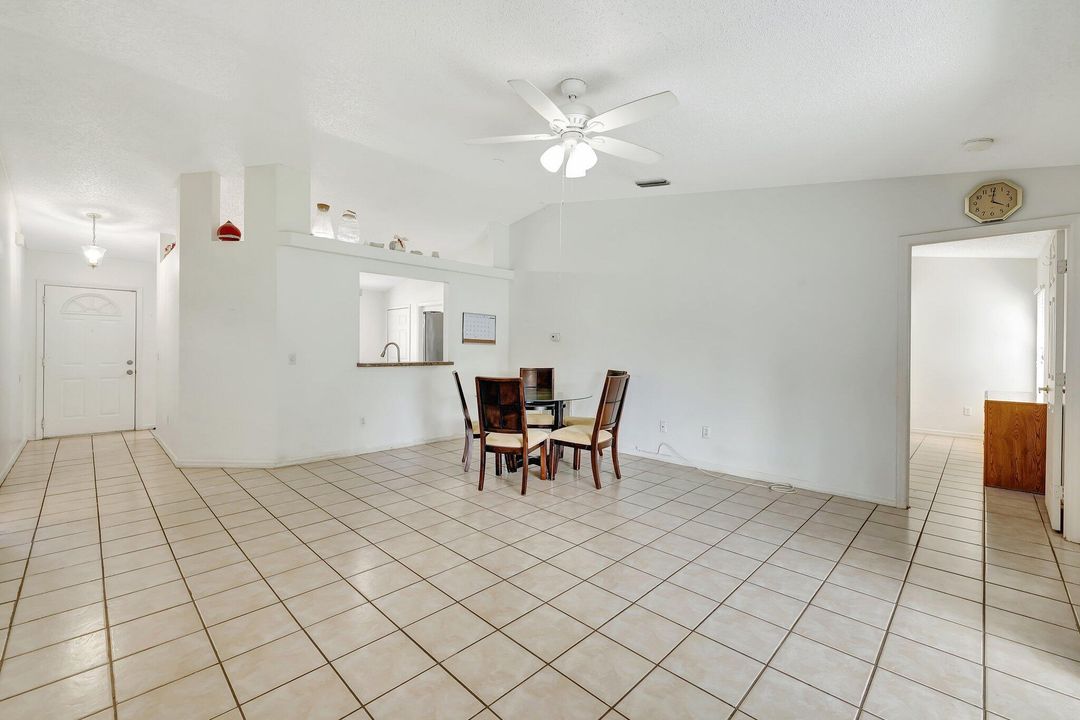 For Sale: $350,000 (3 beds, 2 baths, 1228 Square Feet)