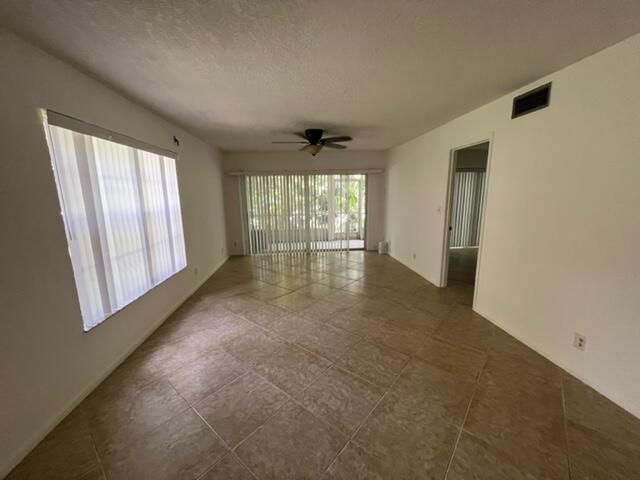 Active With Contract: $1,800 (2 beds, 2 baths, 1095 Square Feet)