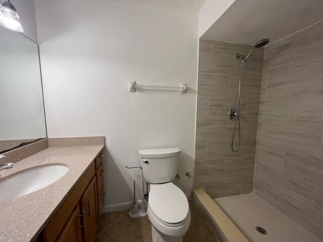 Active With Contract: $1,800 (2 beds, 2 baths, 1095 Square Feet)