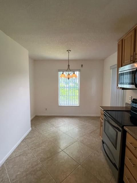 Active With Contract: $1,800 (2 beds, 2 baths, 1095 Square Feet)