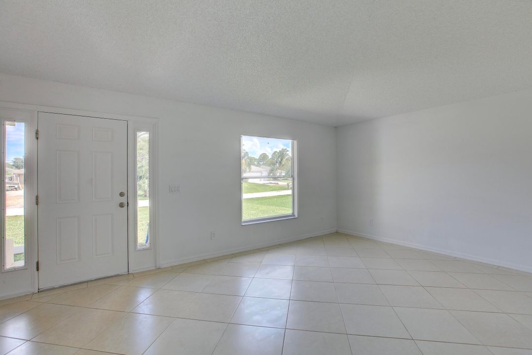 Active With Contract: $289,000 (3 beds, 2 baths, 1678 Square Feet)