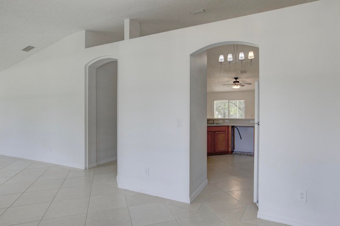 Active With Contract: $289,000 (3 beds, 2 baths, 1678 Square Feet)