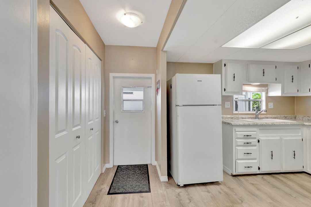 For Sale: $169,000 (2 beds, 2 baths, 1152 Square Feet)