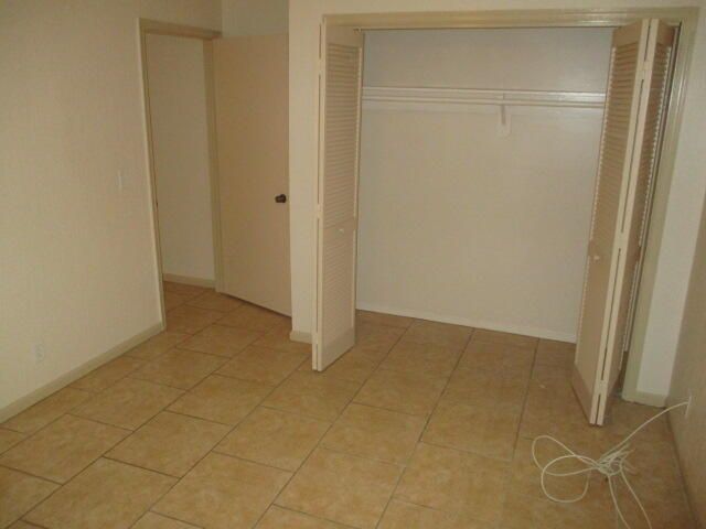 For Rent: $2,400 (2 beds, 1 baths, 998 Square Feet)