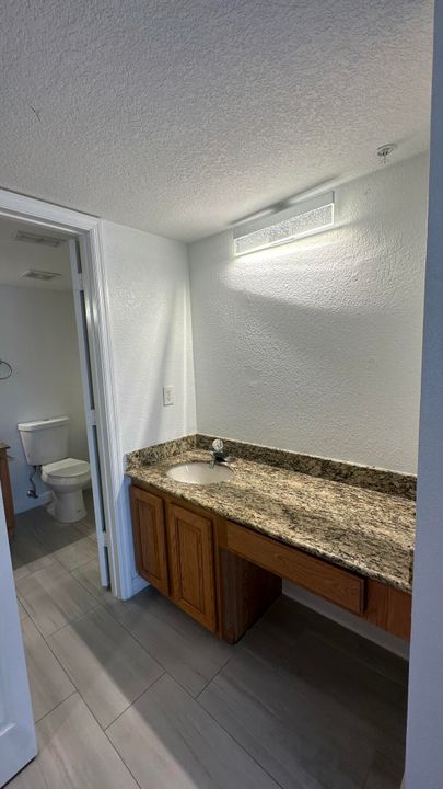 For Rent: $2,100 (2 beds, 2 baths, 1033 Square Feet)