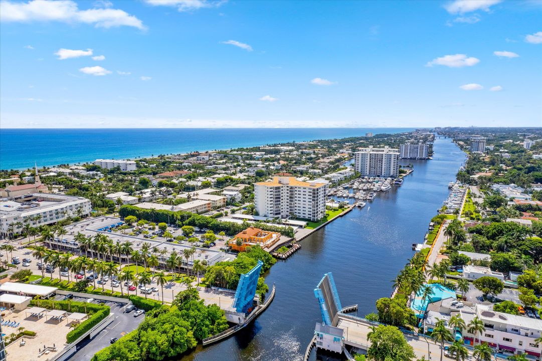 For Sale: $950,000 (2 beds, 2 baths, 1515 Square Feet)