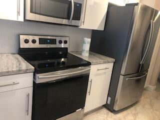 For Rent: $2,800 (2 beds, 2 baths, 1276 Square Feet)