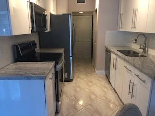 For Rent: $2,800 (2 beds, 2 baths, 1276 Square Feet)