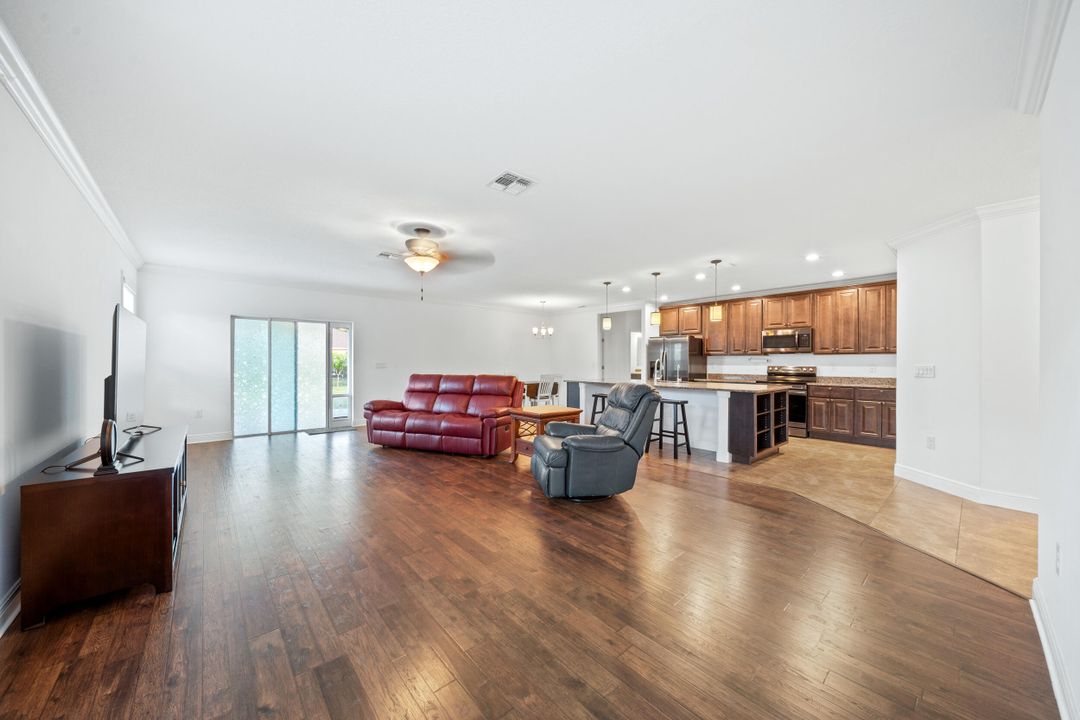 For Sale: $445,000 (4 beds, 2 baths, 2172 Square Feet)