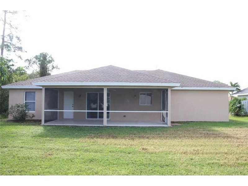 For Rent: $2,800 (4 beds, 2 baths, 1701 Square Feet)