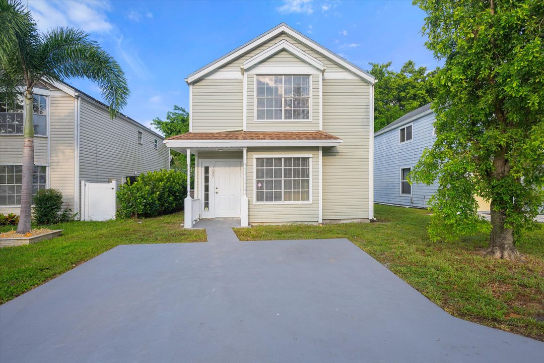 For Sale: $420,000 (3 beds, 2 baths, 1592 Square Feet)