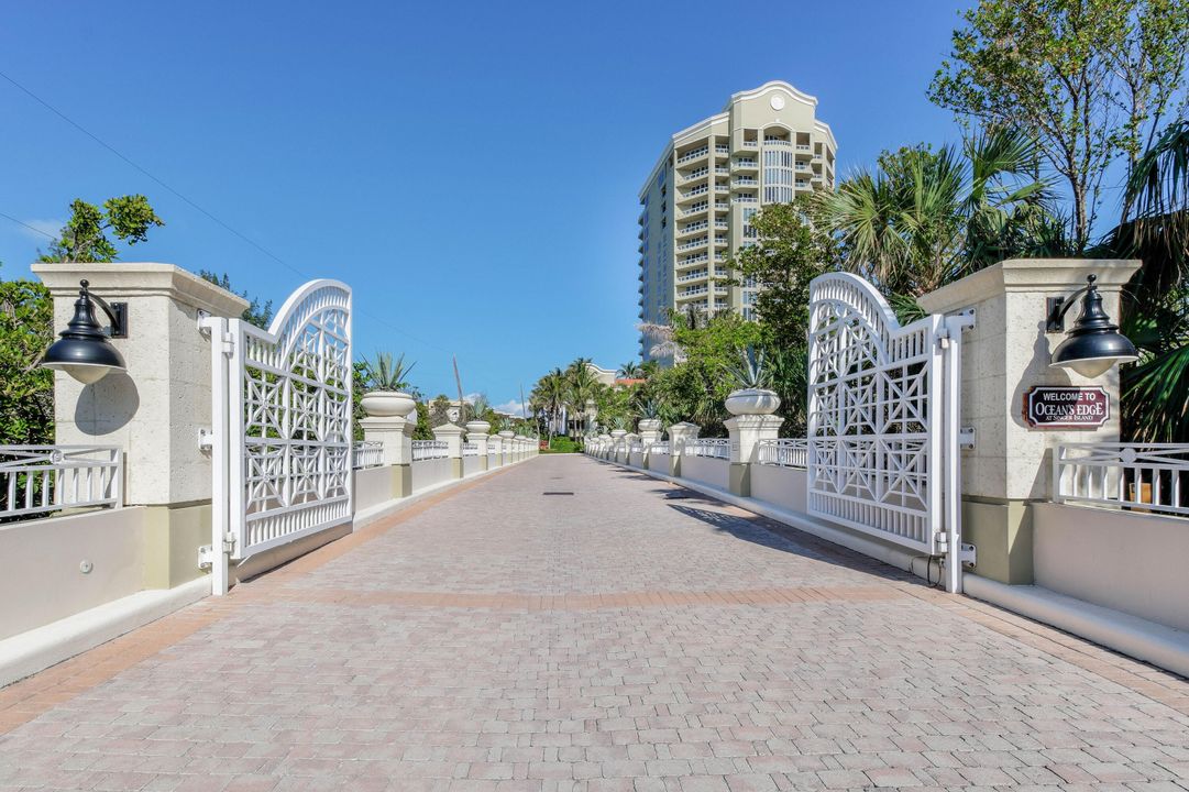 For Sale: $2,820,000 (3 beds, 3 baths, 2818 Square Feet)