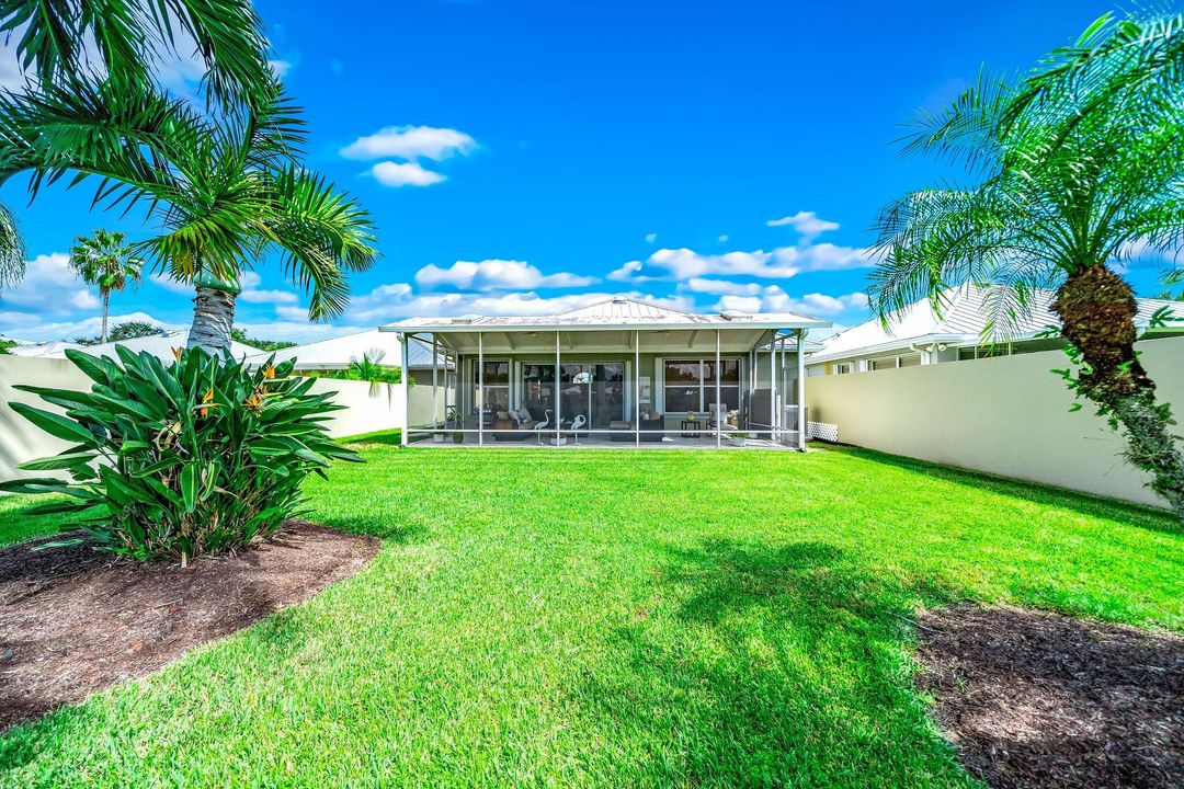 For Sale: $589,000 (3 beds, 2 baths, 1952 Square Feet)