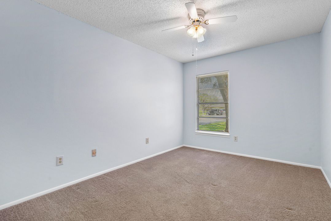 For Sale: $240,000 (2 beds, 2 baths, 1037 Square Feet)