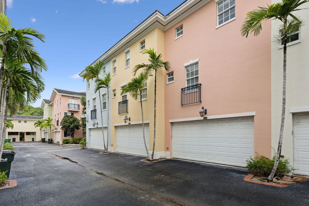 For Sale: $768,000 (3 beds, 2 baths, 1752 Square Feet)