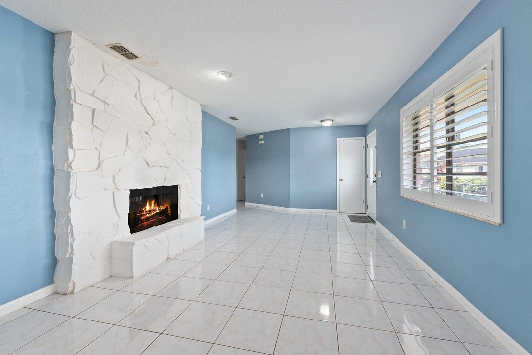 For Sale: $385,000 (3 beds, 2 baths, 1799 Square Feet)