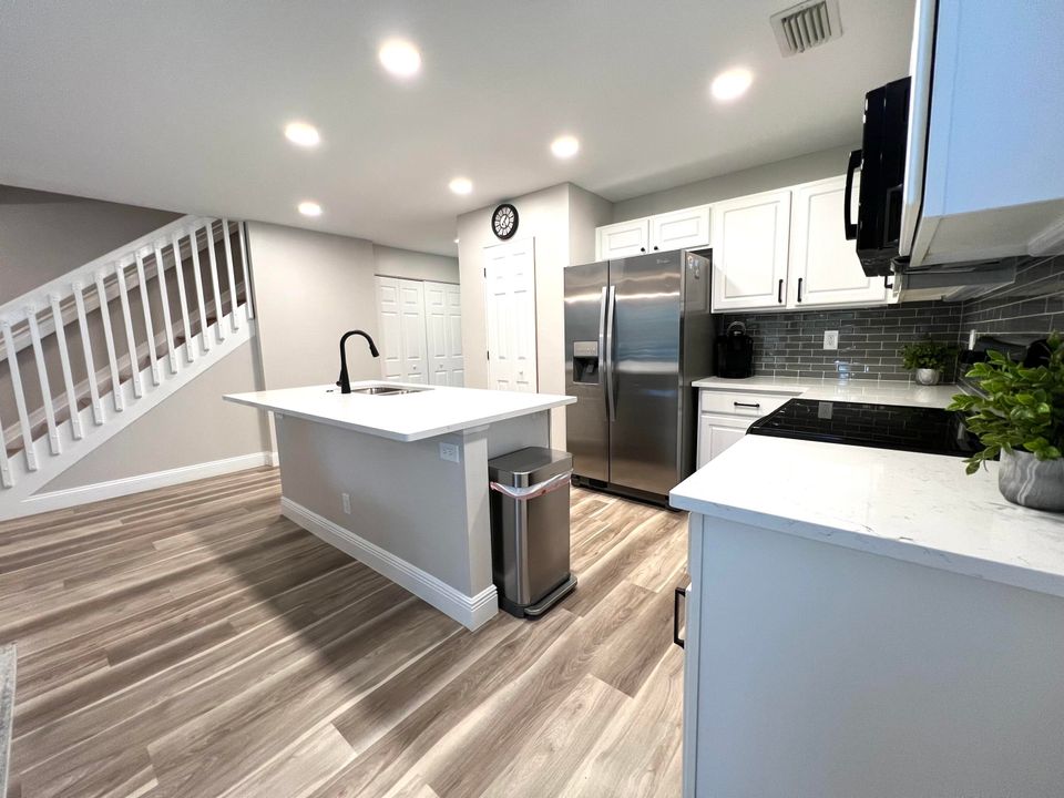 For Sale: $459,000 (3 beds, 2 baths, 1562 Square Feet)