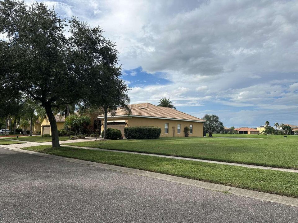 Active With Contract: $374,900 (4 beds, 2 baths, 2034 Square Feet)