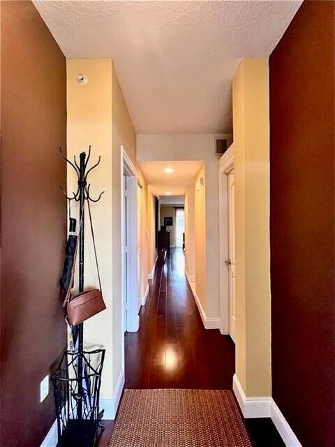 For Rent: $4,100 (2 beds, 2 baths, 1117 Square Feet)