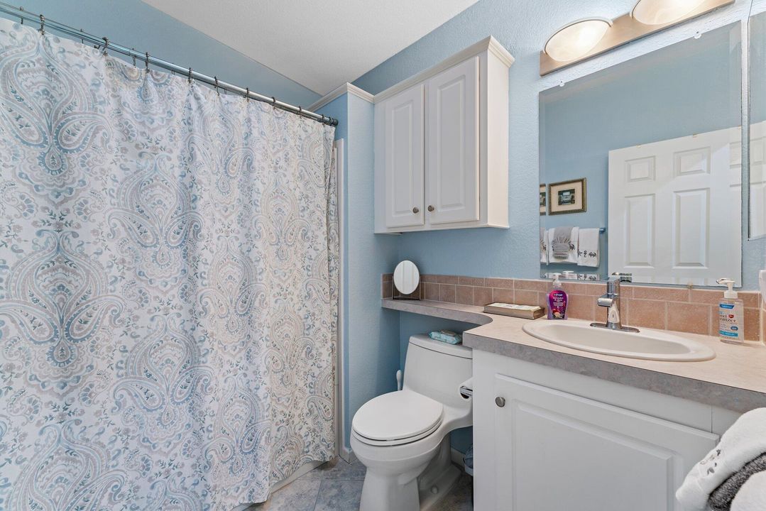 For Sale: $219,900 (2 beds, 2 baths, 1395 Square Feet)