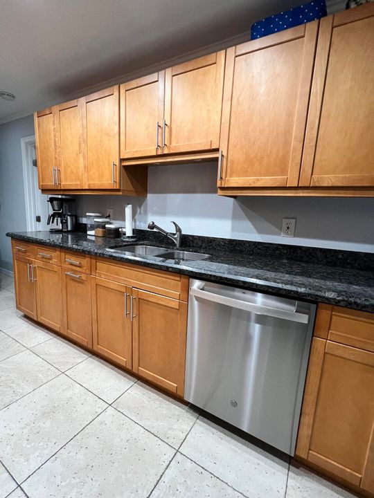 For Rent: $3,495 (3 beds, 2 baths, 1300 Square Feet)