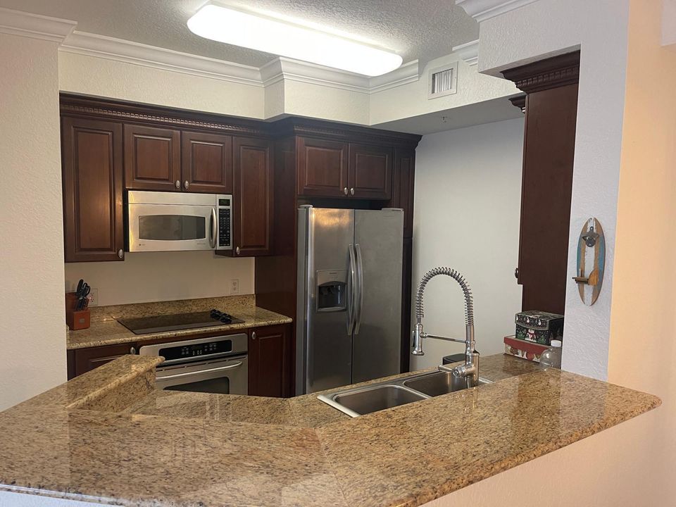 For Rent: $2,400 (2 beds, 2 baths, 1164 Square Feet)