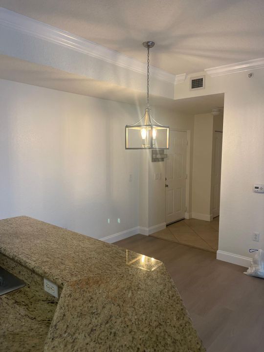 For Rent: $2,400 (2 beds, 2 baths, 1164 Square Feet)