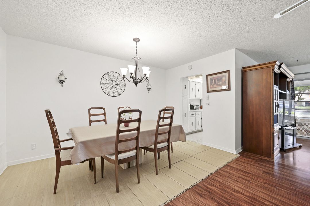 For Sale: $147,900 (1 beds, 2 baths, 1068 Square Feet)