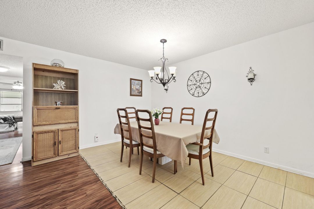 For Sale: $147,900 (1 beds, 2 baths, 1068 Square Feet)