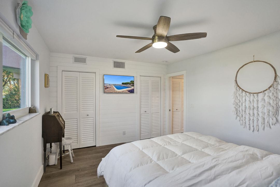 For Sale: $484,900 (2 beds, 2 baths, 899 Square Feet)