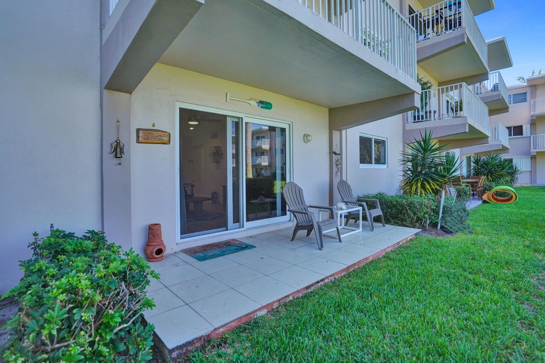 For Sale: $484,900 (2 beds, 2 baths, 899 Square Feet)