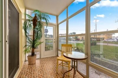 For Sale: $239,000 (2 beds, 2 baths, 1032 Square Feet)