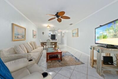 For Sale: $239,000 (2 beds, 2 baths, 1032 Square Feet)