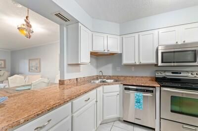 For Sale: $239,000 (2 beds, 2 baths, 1032 Square Feet)