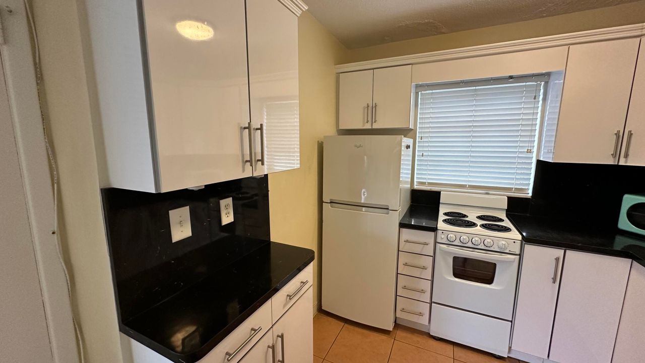 For Rent: $1,700 (1 beds, 1 baths, 508 Square Feet)