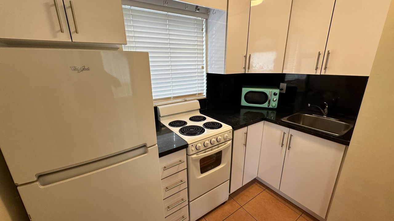 For Rent: $1,700 (1 beds, 1 baths, 508 Square Feet)