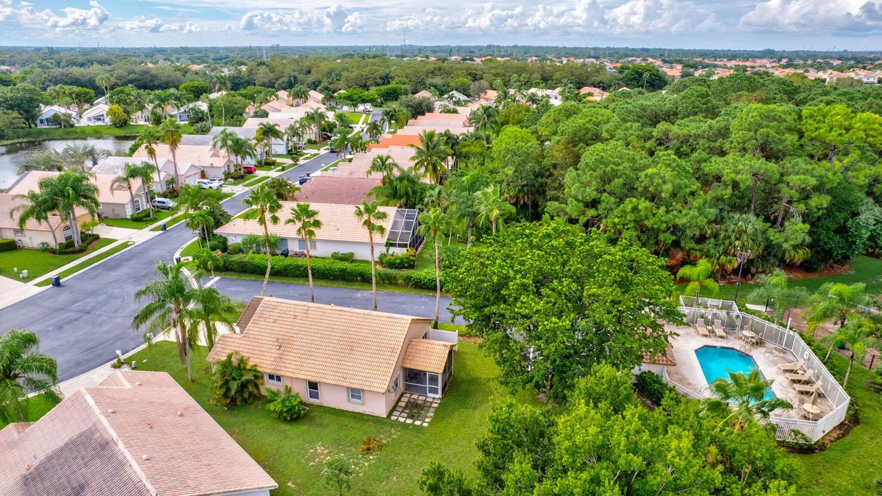 For Sale: $499,000 (3 beds, 3 baths, 1289 Square Feet)