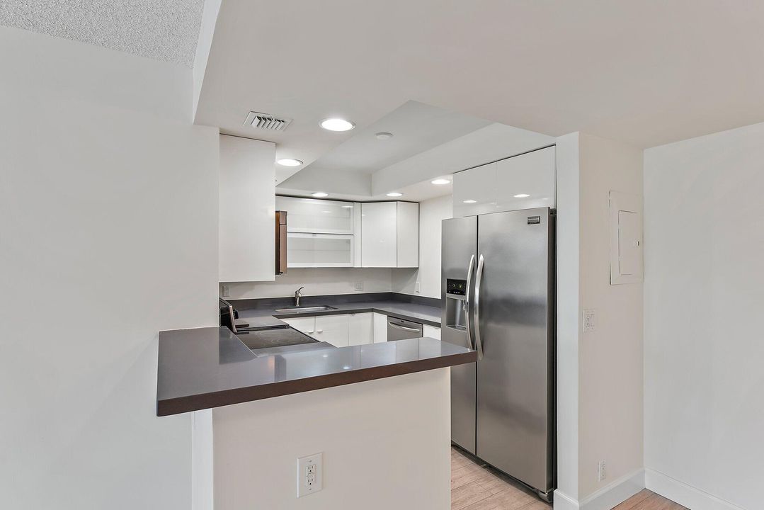 For Sale: $339,000 (2 beds, 2 baths, 1143 Square Feet)