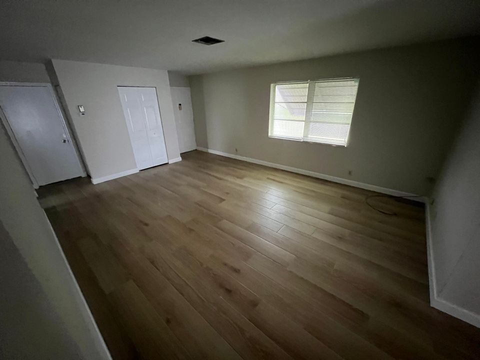 For Rent: $2,750 (2 beds, 2 baths, 1320 Square Feet)