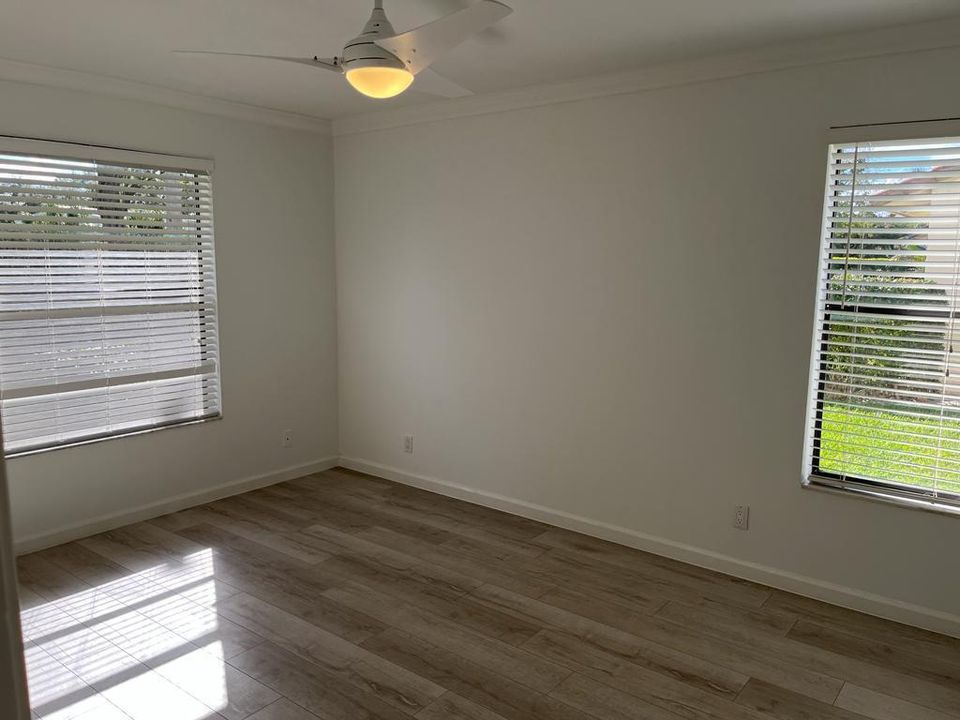 For Rent: $3,000 (2 beds, 2 baths, 1054 Square Feet)