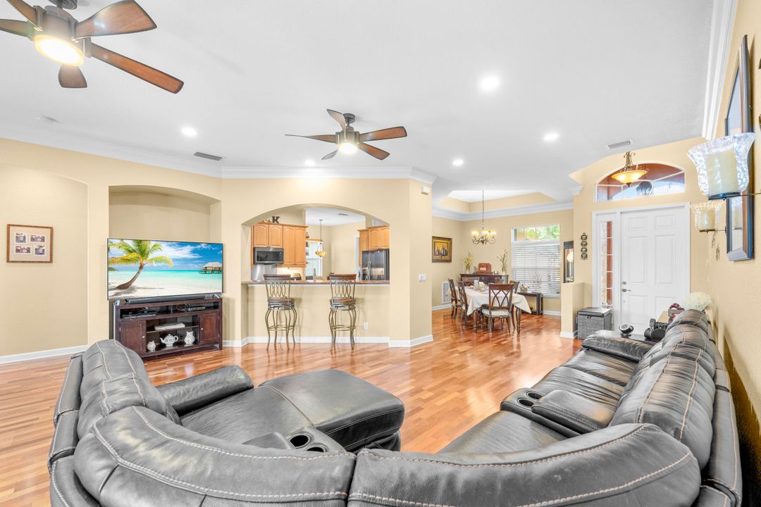 For Sale: $489,500 (3 beds, 2 baths, 2241 Square Feet)