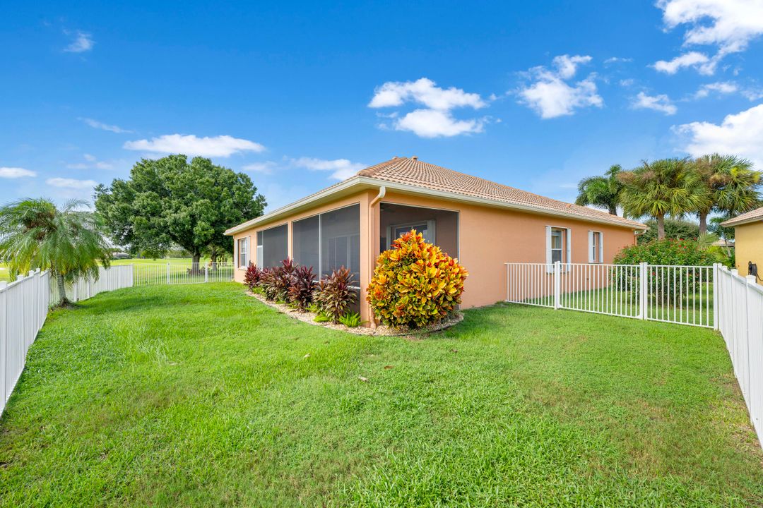 For Sale: $489,500 (3 beds, 2 baths, 2241 Square Feet)