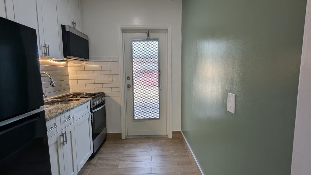 For Sale: $170,000 (0 beds, 1 baths, 375 Square Feet)