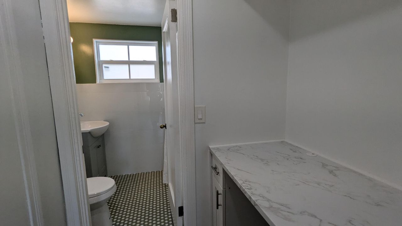 For Sale: $170,000 (0 beds, 1 baths, 375 Square Feet)