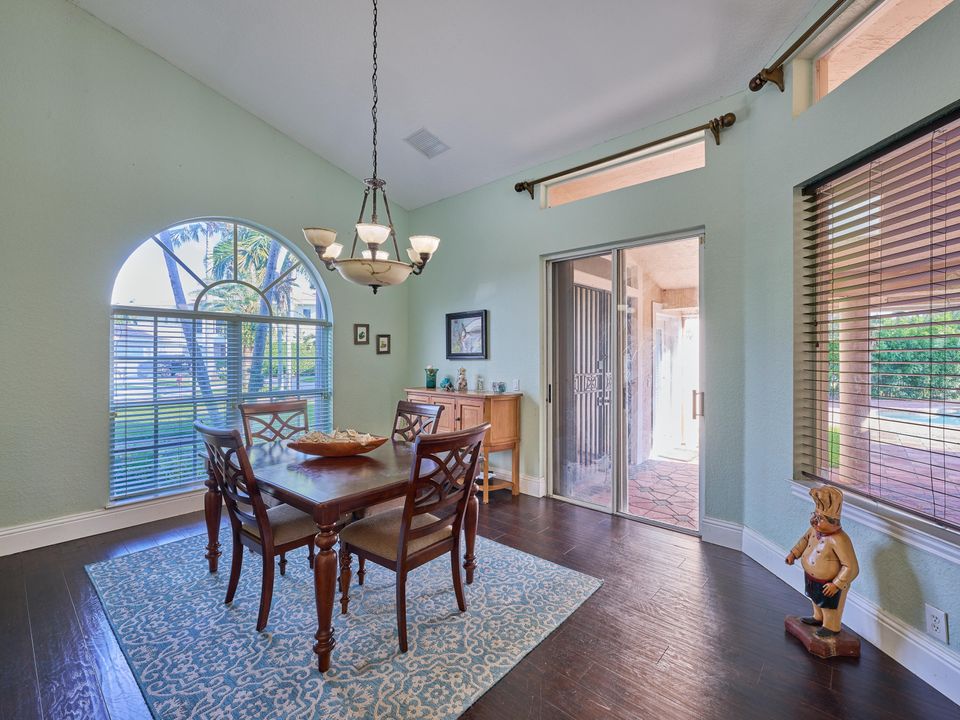 For Sale: $1,150,000 (3 beds, 3 baths, 2369 Square Feet)