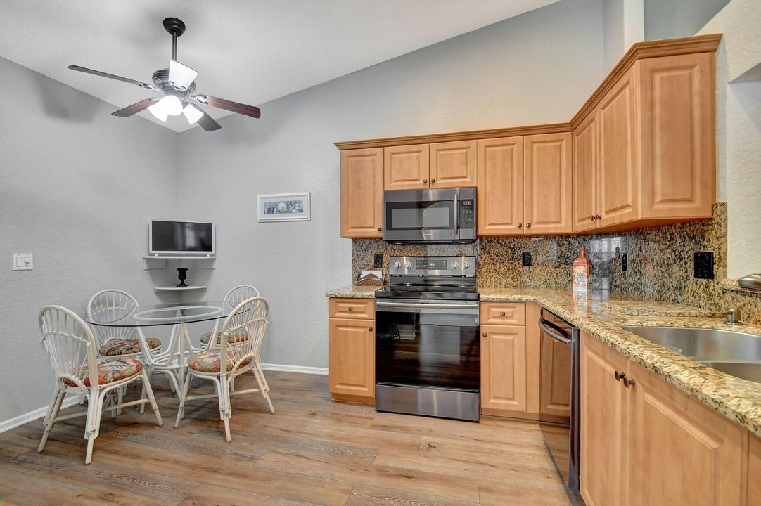 Active With Contract: $425,000 (3 beds, 2 baths, 1463 Square Feet)