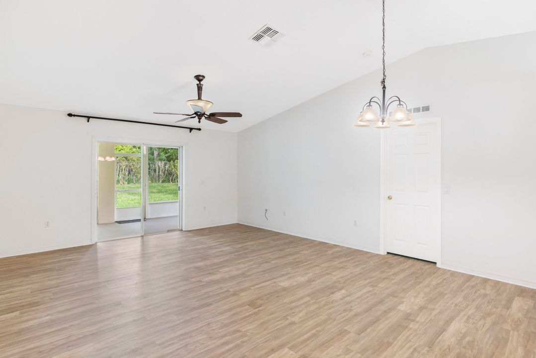 For Sale: $310,000 (3 beds, 2 baths, 1264 Square Feet)