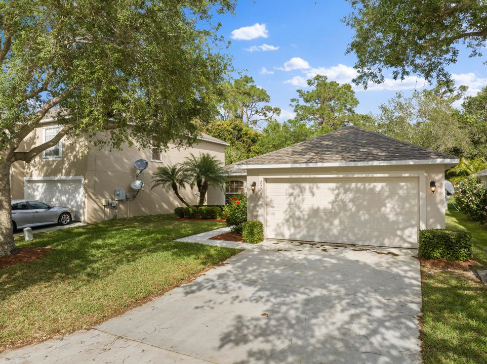 For Sale: $310,000 (3 beds, 2 baths, 1264 Square Feet)