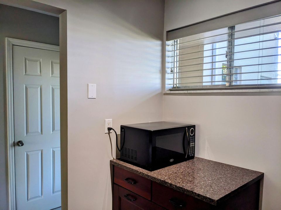 For Sale: $85,000 (1 beds, 1 baths, 744 Square Feet)